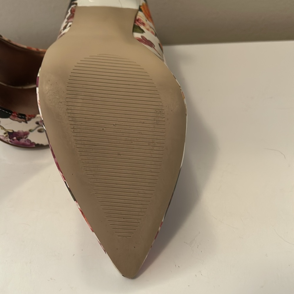 Madden Girl Floral heels - Picture 3 of 10